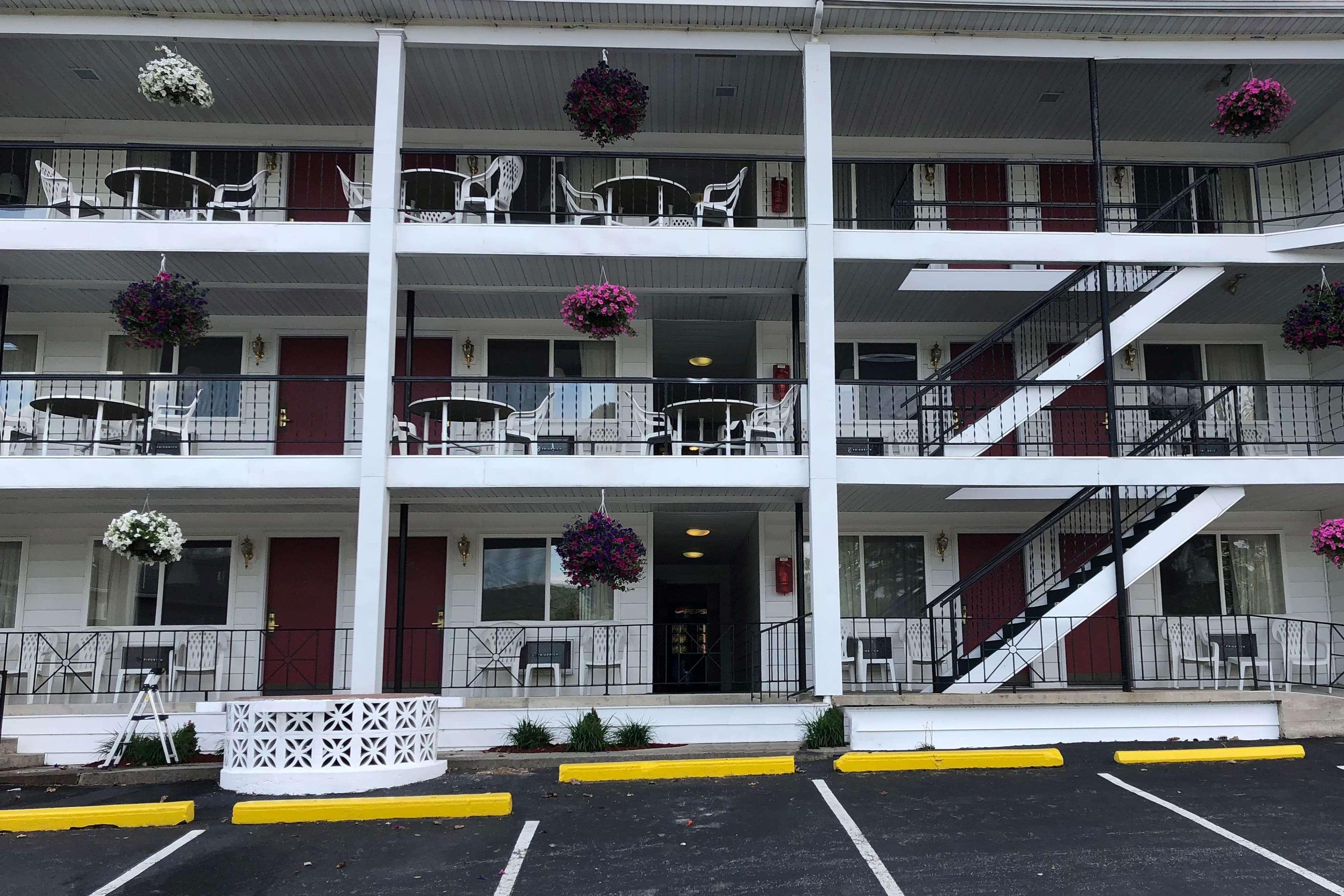 เบย์มอนต์ บาย วินด์แฮม เลคจอร์จ Hotel ภายนอก รูปภาพ